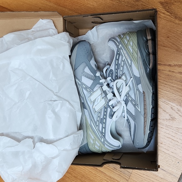 New Balance 1906N - Picture 9 of 10